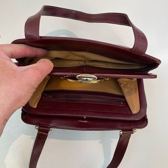 Vintage Lou Tayler Italy Leather Handbag with Attached Mirror and Change Purse - Picture 8 of 11